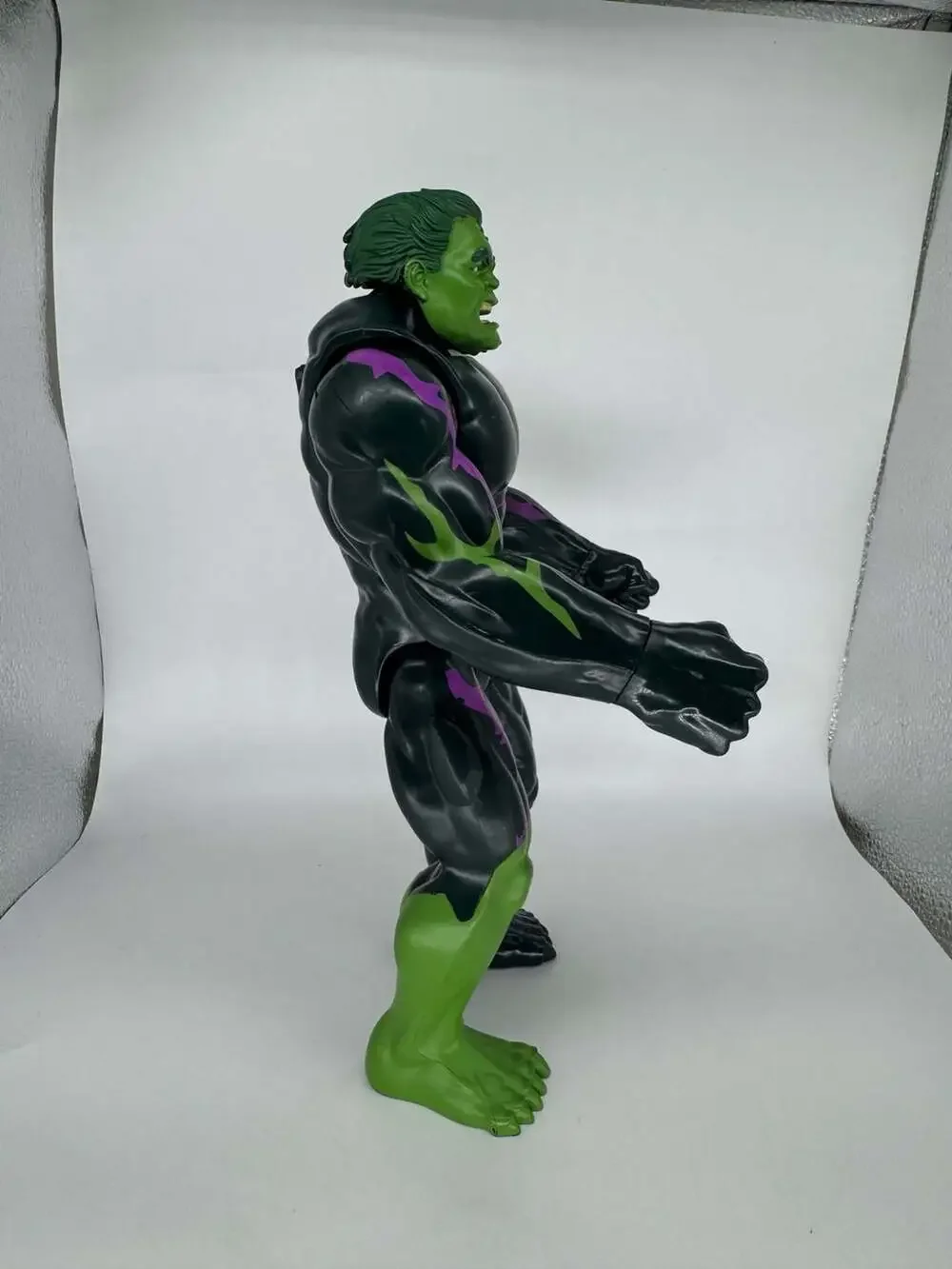 Marvel Venomized Hulk 12-inch Action Figure Maximum Venom Blast Gear Titan